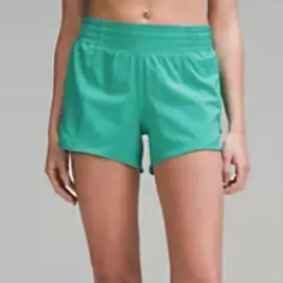 NWT Lululemon Hotty Hot High-Rise Short4KELLY GREEN SIZE 2 NWT RARE PERFECT